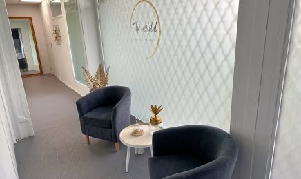 Alison Nail Studio : Manucure à Bron