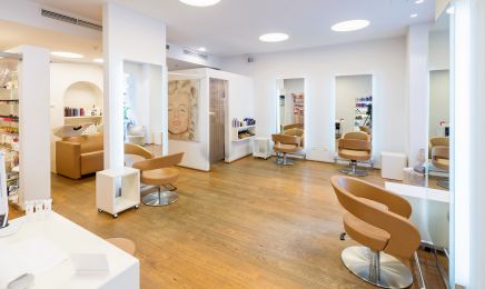 Amour Fou - Spa de Beauté, Parfumerie, Coiffeur by Ulla Huprich: Kosmetikstudio in München