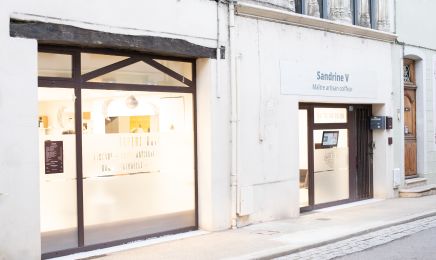 Sandrine V Maitre Artisan Coiffeur : Coiffeur à Montluel