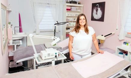 Tündes Schönheitsstudio: Tattoo-Künstler in Dornstadt
