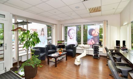 Salon im Rundhaus: Nagelstudio in Freiberg
