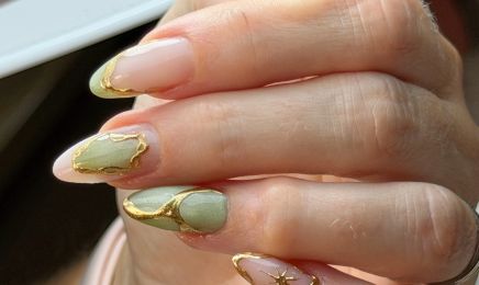 La rose des ongles - Chez Madame Lambert Coiffure : Manucure à Paris