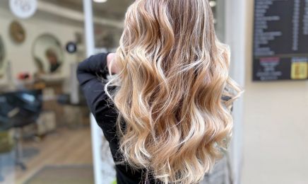 Sophie B - Spécialiste du Blond, Extensions  : Coiffeur à Montpellier