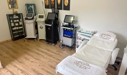 Queen of Beauty HG: Kosmetikstudio in Duisburg