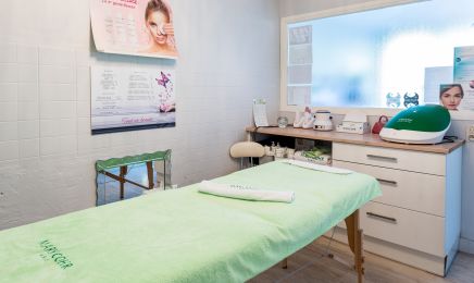 LV esthétique & Tout en beauté : Manucure à L'Escarène