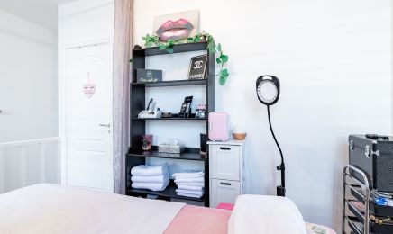 Vivy cils le faux : Manucure à Saint-Étienne-de-Montluc