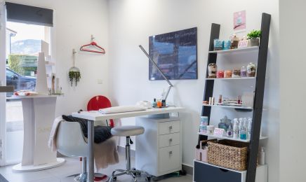L’Amande Douce : Manucure à Cessy