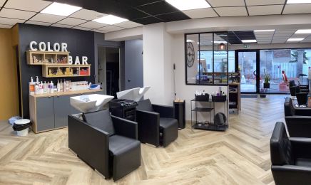 Au salon de Sabrina : Coiffeur à La Couronne