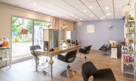 Atelier Création : Coiffeur à Roches-Prémarie-Andillé