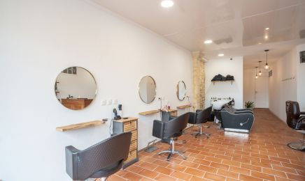 Haircut By A&L  : Coiffeur à Villegouge