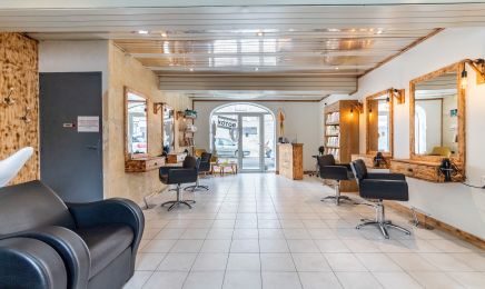 Addict tiffany coiffure  : Coiffeur à Arles