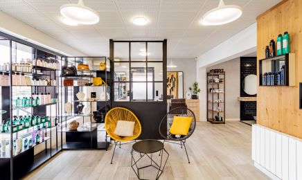 Monde Imaginaire : Coiffeur à Durmenach