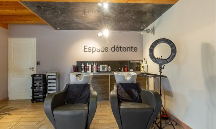 Tip top coiffure : Coiffeur à Vercel-Villedieu-le-Camp