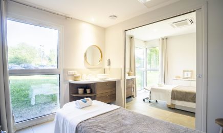 Spa Amara - Lycée Saint-Joseph l'Amandier : Manucure à Saint-Yrieix-sur-Charente