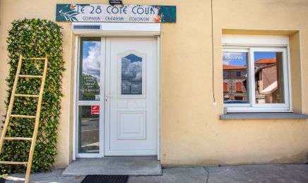 Le 28 Côté Cour : Coiffeur à Sainte-Florine