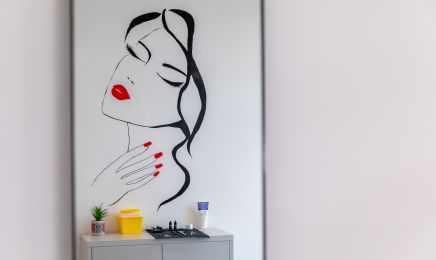 Au fil des cils  : Manucure à Le Muy