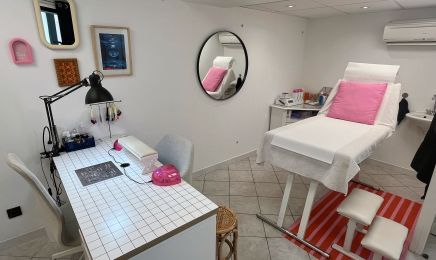 Rouge Aux Ongles : Institut de beauté à Abeilhan