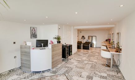 Hair & Extension : Manucure à La Valette-du-Var