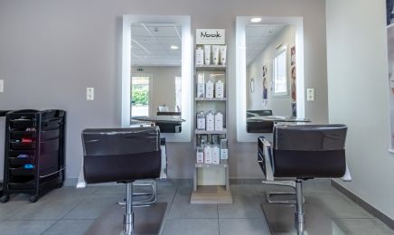 MN visagistes : Coiffeur à L'Herbergement