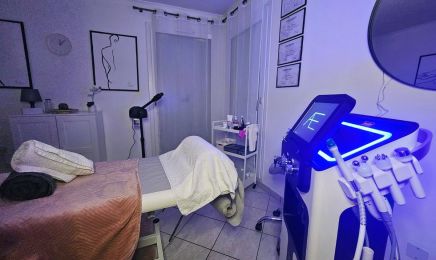 Beauté Santé Institut : Manucure à Élancourt