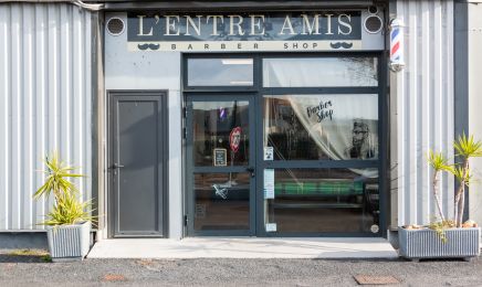 Cecile chez l’entre amis barber shop : Barbier à Perpignan