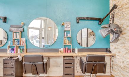 Aux Miroirs d’Or : Coiffeur à Dortan