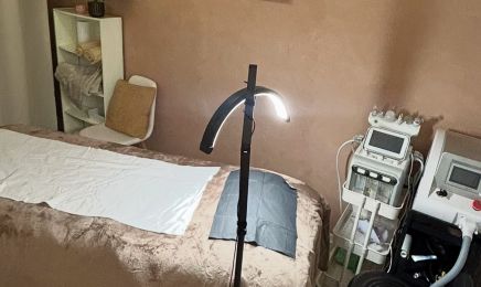 Kali (Détatouage & Soins) : Coiffeur à Limay