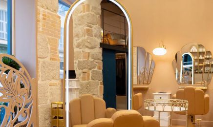 L'Oiseau Bleu • Spécialiste en Coloration Végétale & Soins Holistiques : Manucure à Nice