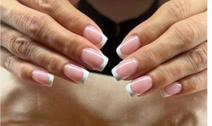 Styling Design - Spécialisé en extension de cils et en ongles : Institut de beauté à Thiaville-sur-Meurthe
