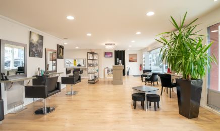 Un autre regard : Coiffeur à Châteaubourg