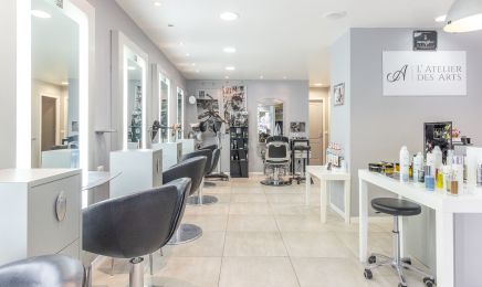 L’atelier des arts  : Coiffeur à Lambesc