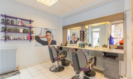 Modern salon : Coiffeur à Verdun-sur-le-Doubs