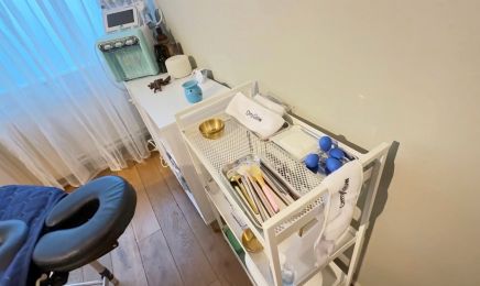 OmyGlow : Manucure à Clichy