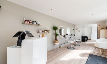 M Beauty : Coiffeur à Bû