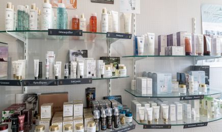 Aux halles de la beauté : Manucure à Marmande