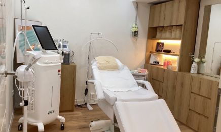 Friseur LAZURD: Kosmetikstudio in Dresden