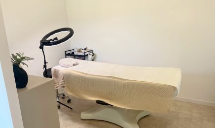 V.A Studio make up : Institut de beauté à L'Isle-sur-la-Sorgue
