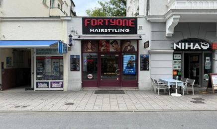 NURI Friseursalon: Kosmetikstudio in München