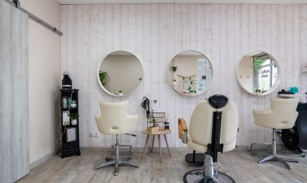 Salon d'Emilie et Une Folie : Coiffeur à Landiras