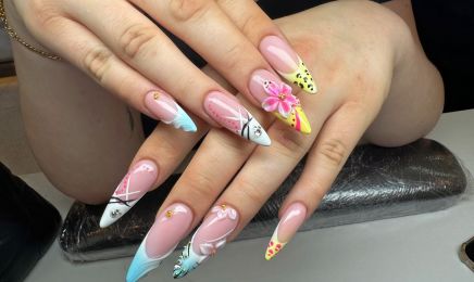 LUXURY Nails & Cosmetic: Nagelstudio in Augsburg