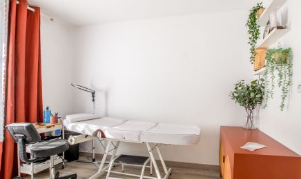 Dame Sourcil : Manucure à Cormontreuil