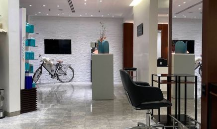 Safarik Hair & Beauty Salon: Nagelstudio in München