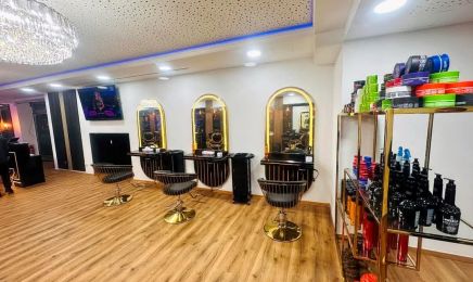 Crystal Friseur : Friseur in Bonn