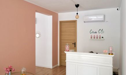 Cora Cils : Manucure à Marseille