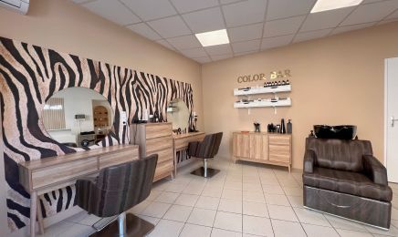 MAISON Thaïs : Coiffeur à Chamaret