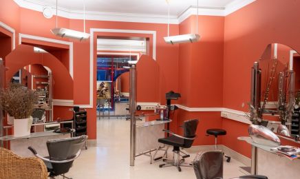 Claus Wrage Friseur: Friseur in Schwerin
