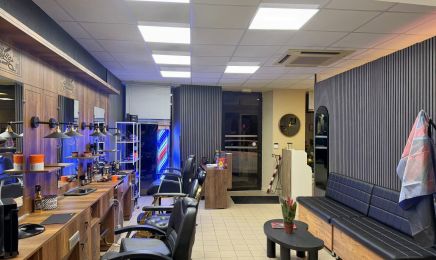 Barber Mokat : Barbier à Bourg