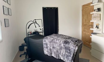 Lashroom by Ilona  : Coiffeur à Bérat
