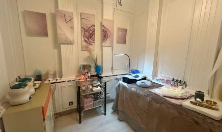 Glow up Nails & Beauty : Institut de beauté à Melun