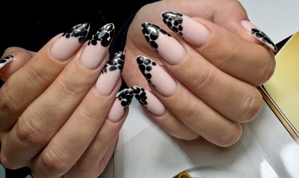 ONGLES INFINI chez Haya Beauty : Manucure à Marseille